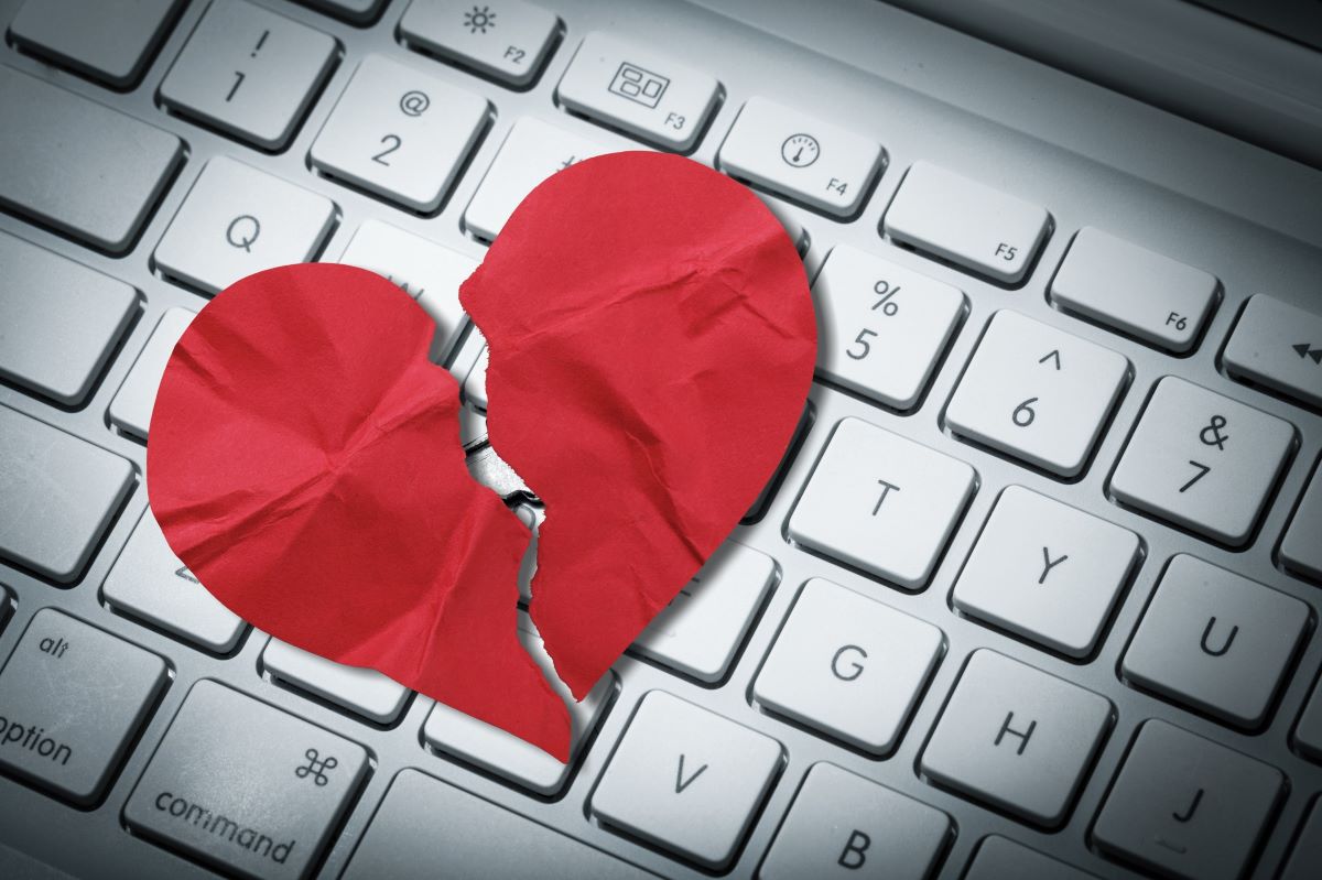 broken heart on keyboard